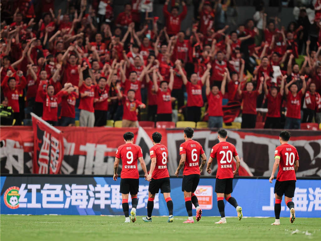 集中在前锋 集中在前锋