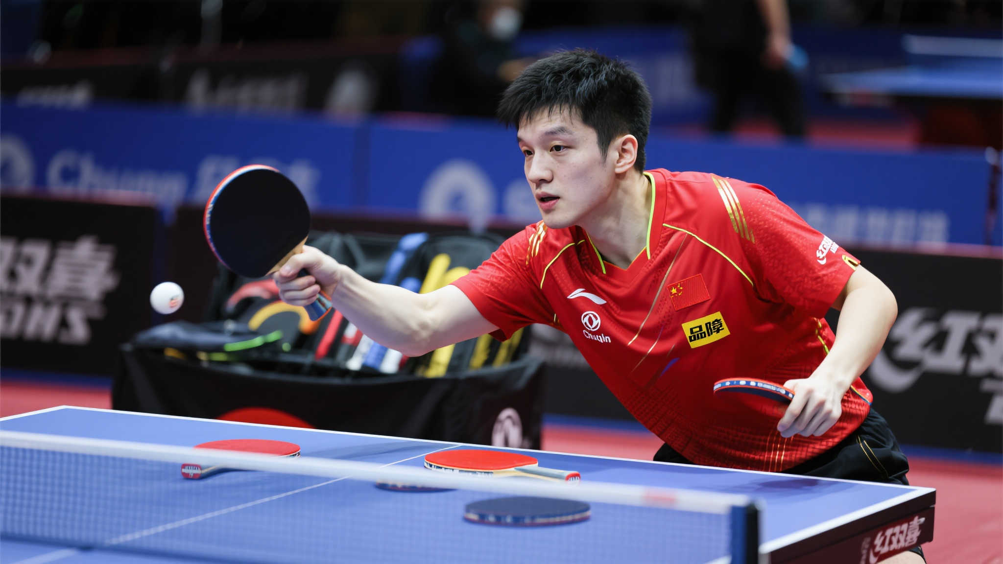 他認為每個 他認為每個