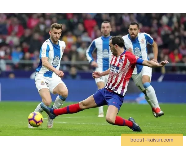 西甲马竞防守反击战术持续稳健，展现出强烈的竞争力。